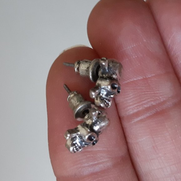 Skull & Bones Earrings Silver Studs Small - Picture 4 of 6